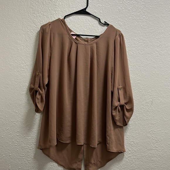 Blouses size Large - Picture 3 of 6